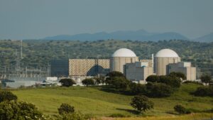 María Guardiola Resalta la Importancia de la Central Nuclear de Almaraz para la Energía y Soberanía de España