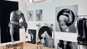 Una joven artista lleva el arte a las calles de Badajoz