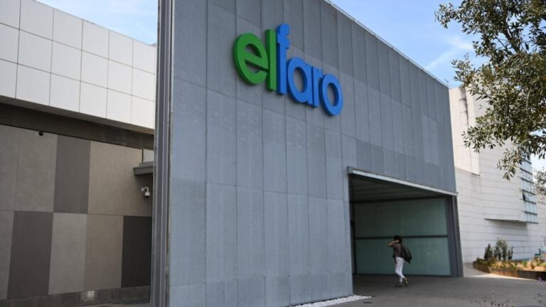 El caos de las Rebajas: Si vas a El Faro o Menacho hoy, ármate de paciencia 5 El caos de las Rebajas Si vas a El Faro o Menacho hoy, ármate de paciencia