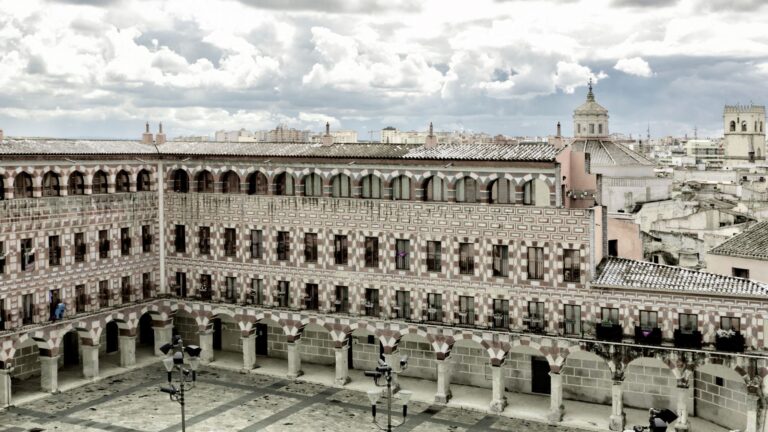 Badajoz respira tras una noche de infarto La situación real del Gévora y el Zapatón este domingo
