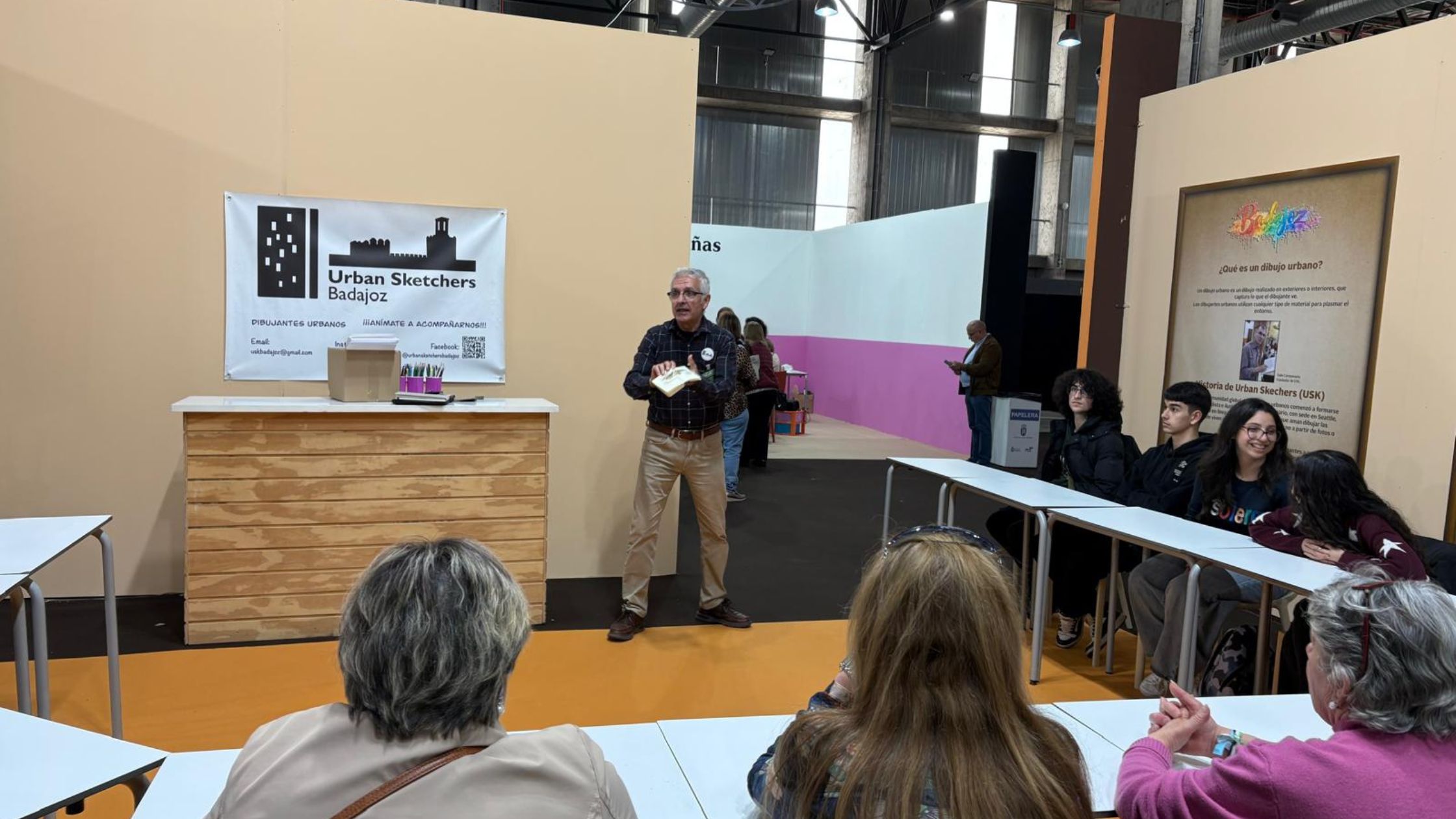 Urban Sketchers Badajoz lleva el dibujo urbano a la feria con un taller de dibujo rápido en IFEBA