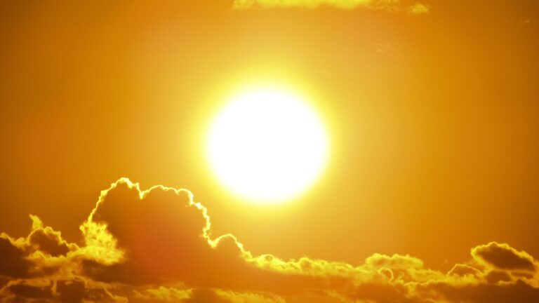 Badajoz afronta un sábado de calor, aviso amarillo y posibles tormentas