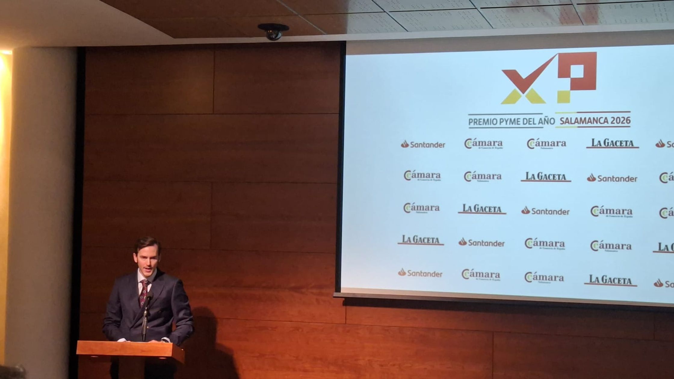 Cuidan a los mayores en su casa… y ahora les premian por cómo cuidan a su equipo: la empresa salmantina que ha conquistado los Premios Pyme del Año