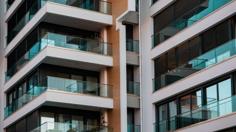 ¿Piso compartido o residencia?
